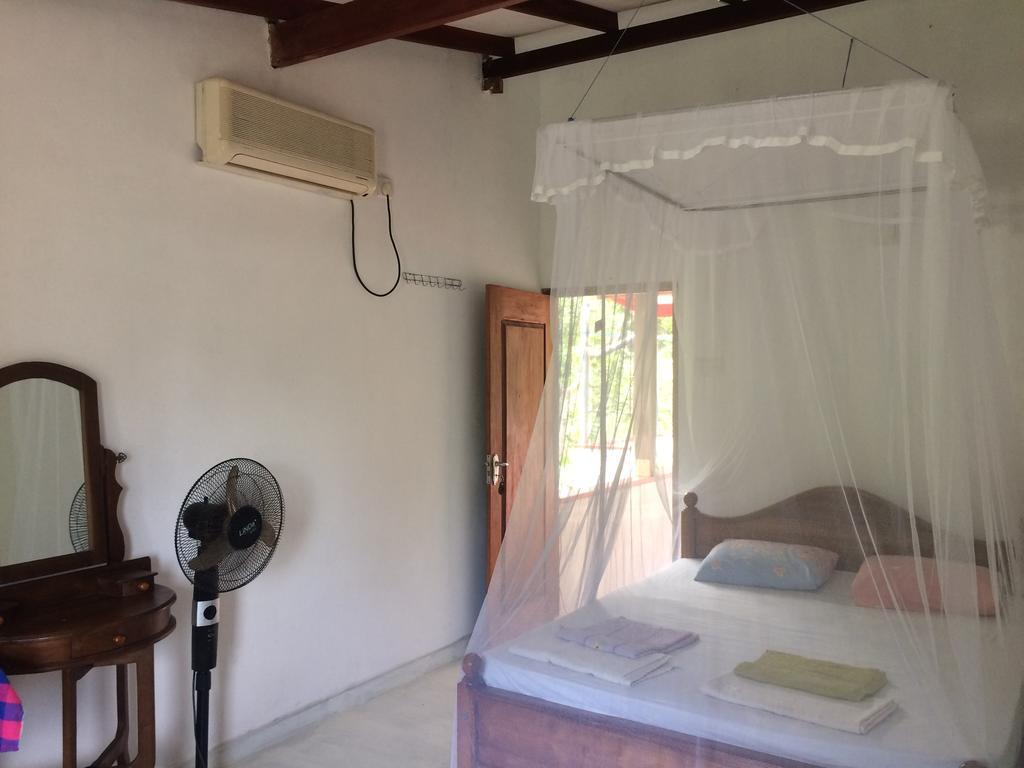 Hansa Villa Unawatuna Buitenkant foto